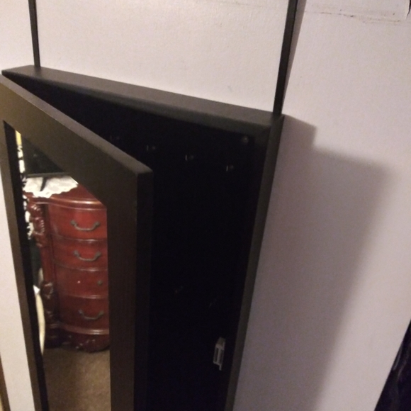 Jewelry cabinet - Picture 3 of 5